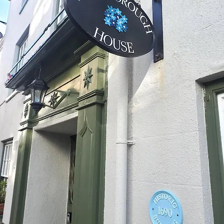 Peterborough House Guest house *