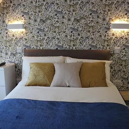 Peterborough House 3*