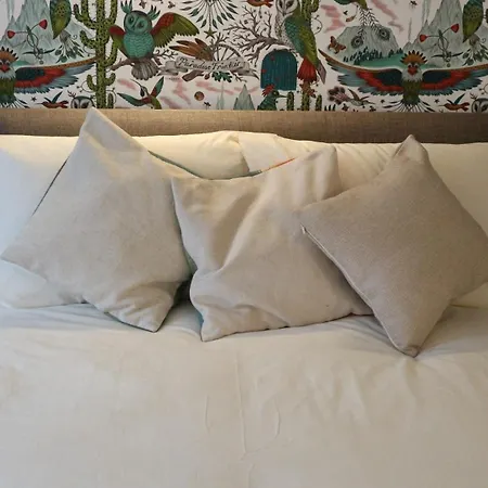 Peterborough House בית הארחה