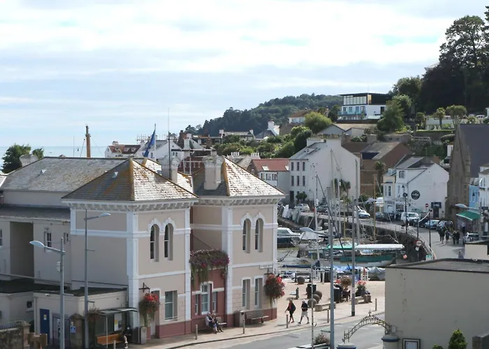 Peterborough House 3*